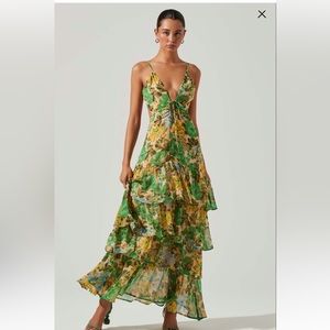 Astr the label ANEIRA FLORAL TIERED MAXI DRESS